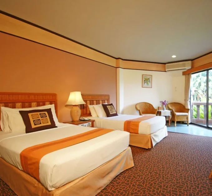 Botanical Beach Hotel and Convention Center